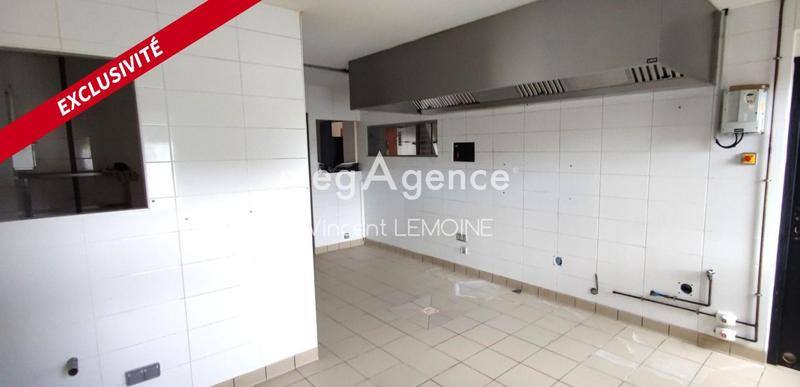 Local commercial - 246 m² - 7 pièces