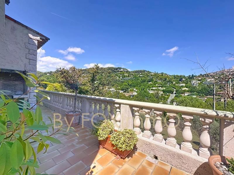 Villa - 372 m² - 9 pièces