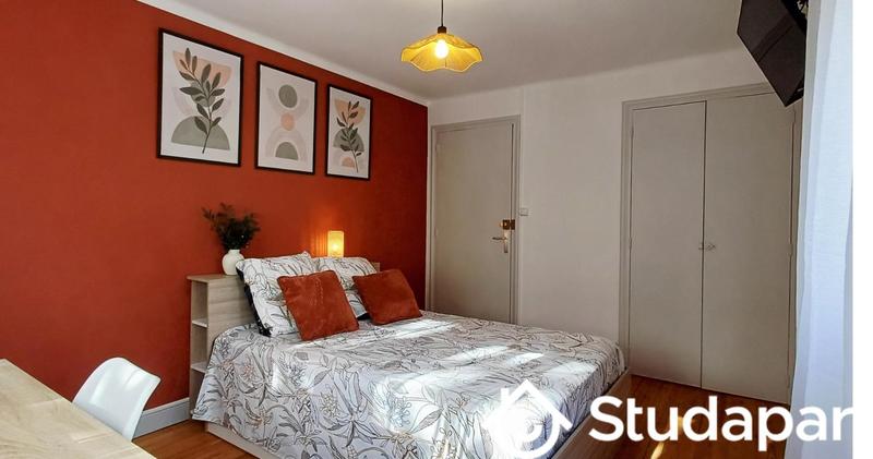 Chambre - 9 m² - 1 pièce