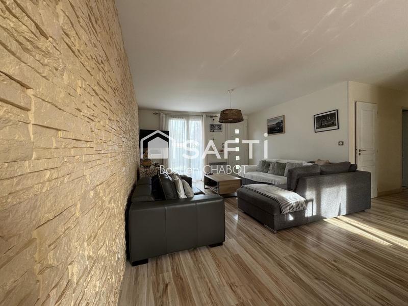 Maison - 99 m² - 6 pièces