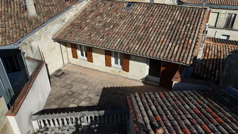 Immeuble - 210 m² - 9 pièces