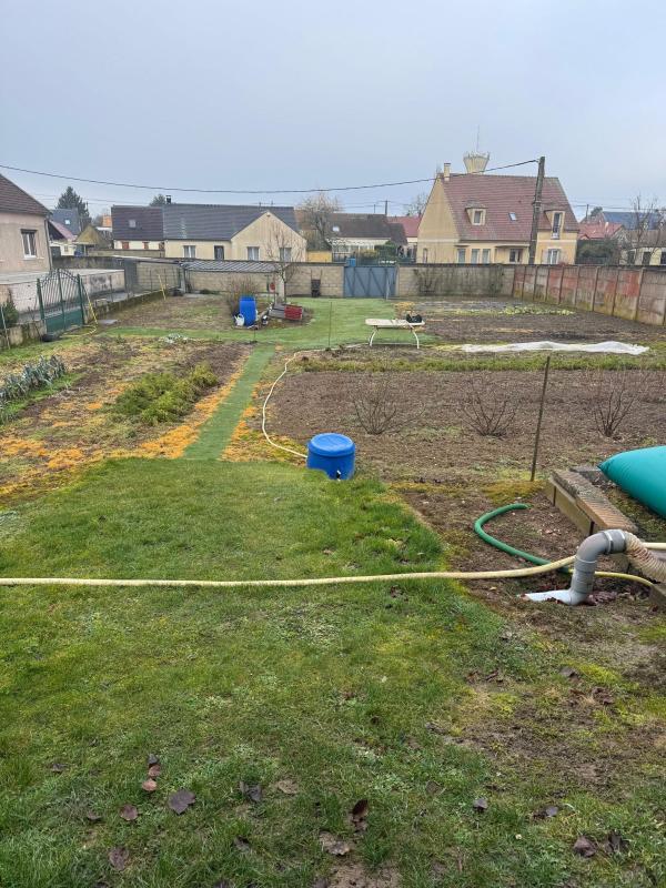 Terrain constructible - 817 m²