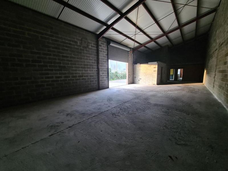 Local d'activité / Entrepôt - 176 m²