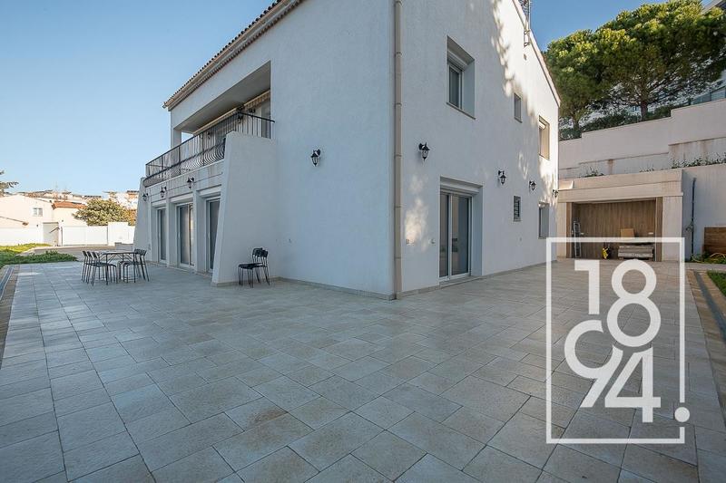 Maison - 280 m² - 7 pièces