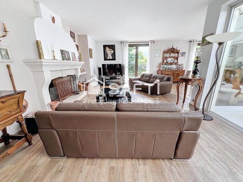 Villa - 235 m² - 5 pièces