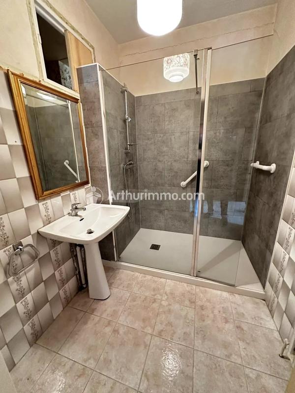 Maison - 180 m² - 7 pièces