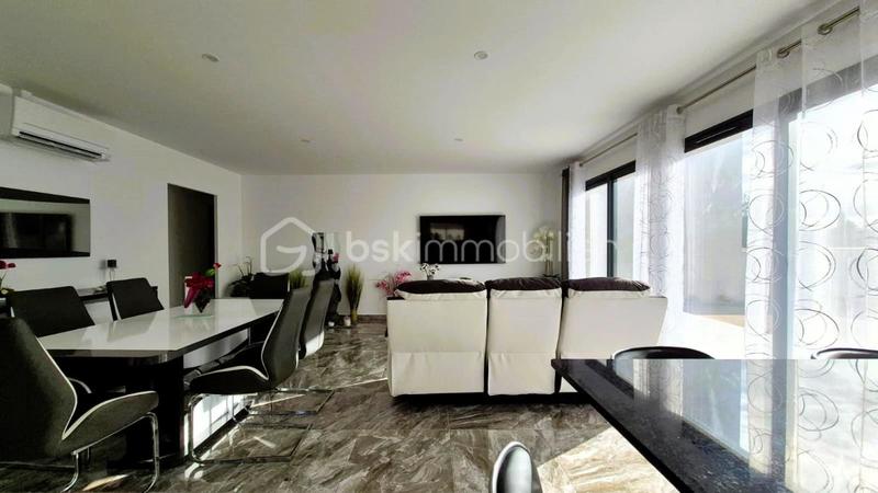 Villa - 100 m² - 4 pièces