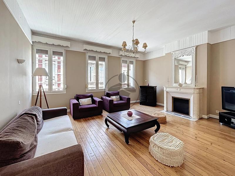 Maison - 161 m² - 7 pièces