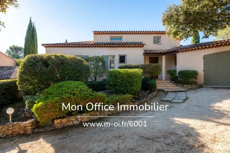 Maison - 225 m² - 9 pièces