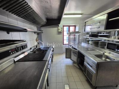 Local commercial - 180 m² - 5 pièces