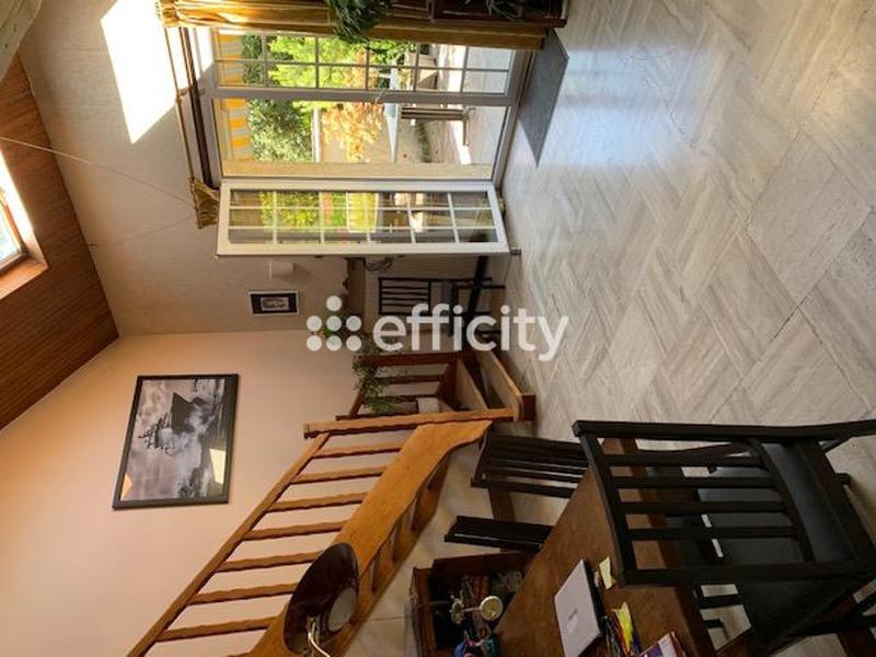 Pavillon - 250 m² - 7 pièces