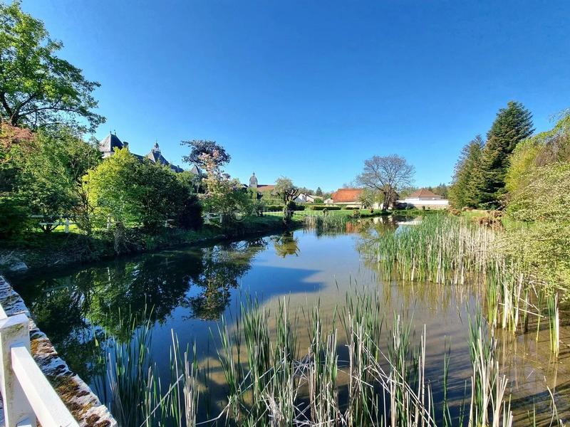 Maison - 288 m² - 9 pièces