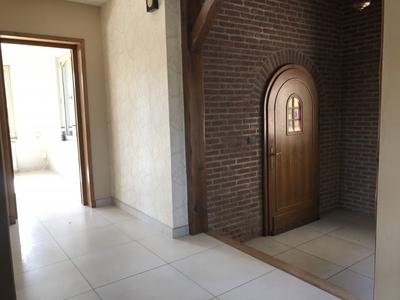 Maison - 220 m² - 8 pièces