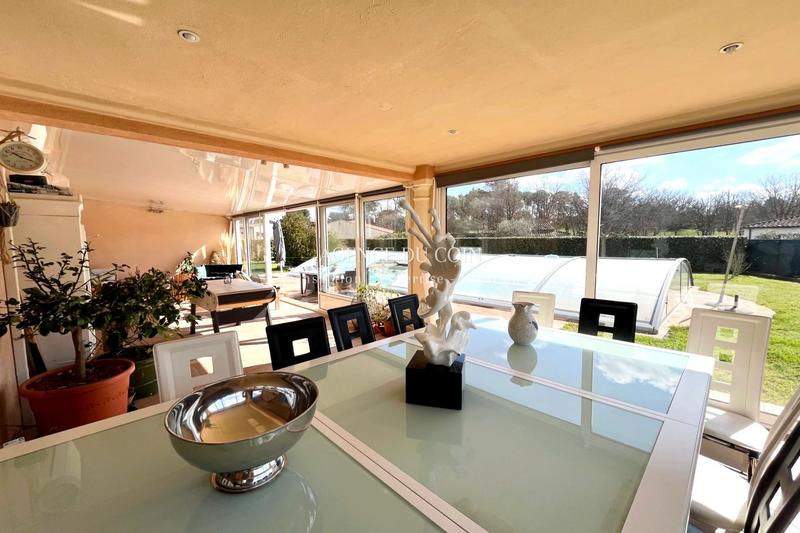 Villa - 240 m² - 6 pièces