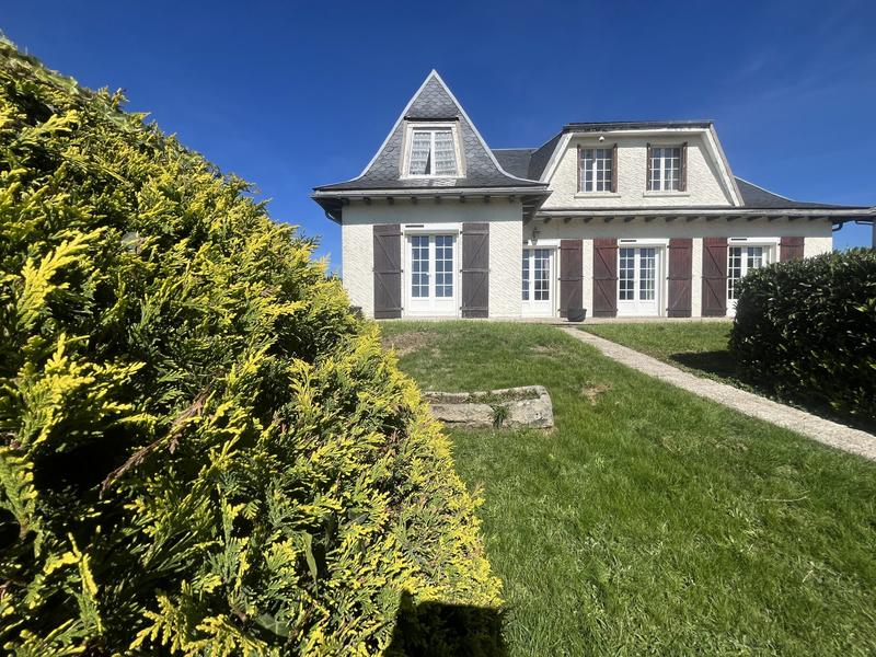 Maison - 177 m² - 6 pièces