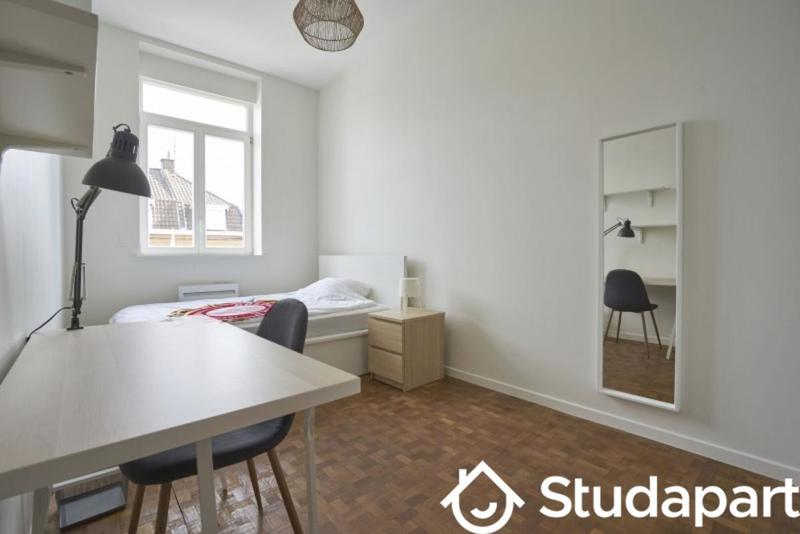 Chambre - 9 m² - 1 pièce