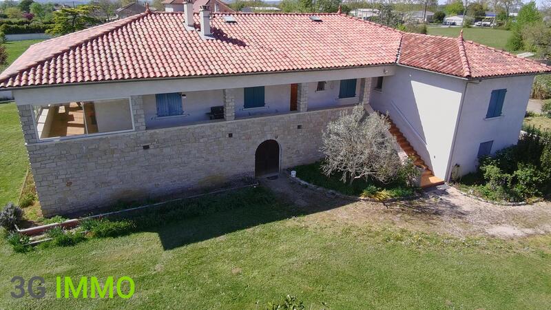 Maison - 200 m² - 7 pièces