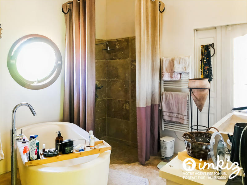 Maison - 355 m² - 11 pièces