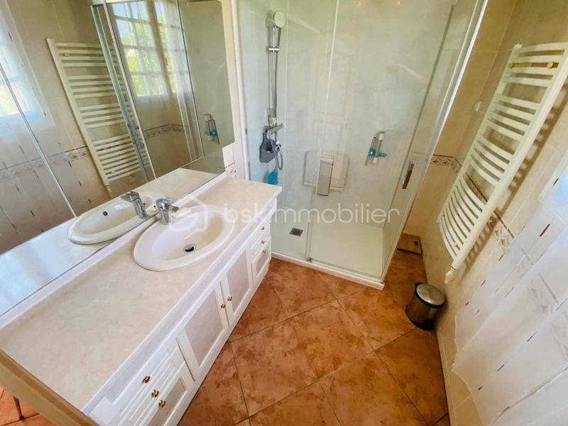 Demeure - 230 m² - 10 pièces