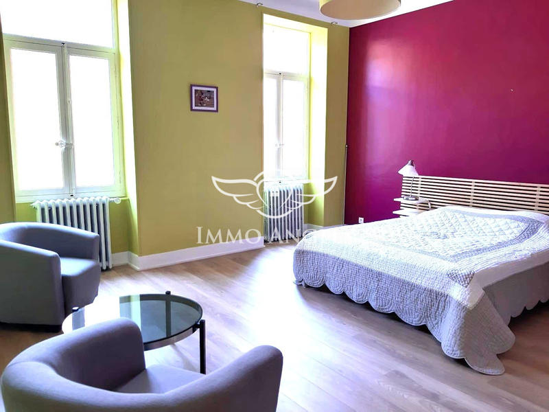 Maison - 380 m² - 13 pièces