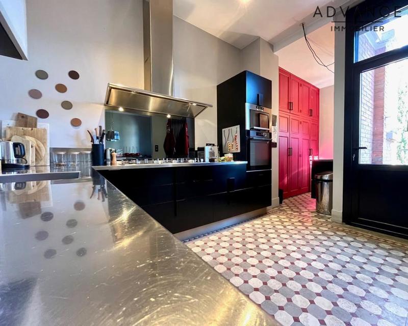 Maison - 315 m² - 12 pièces