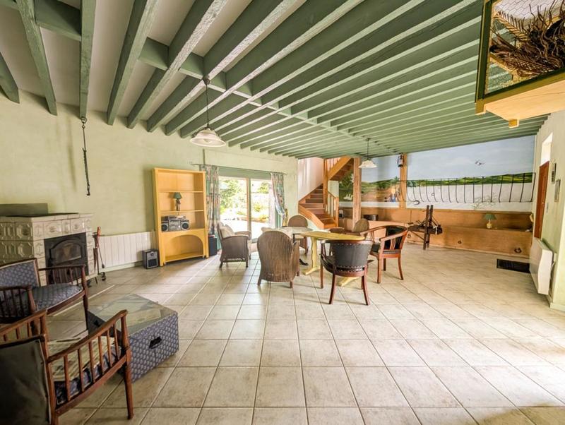 Propriété - 325 m² - 13 pièces