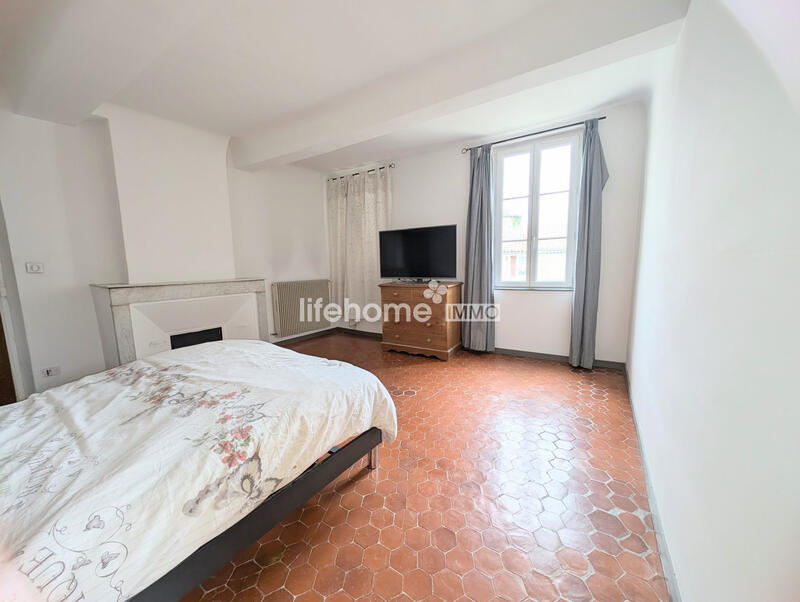 Maison - 185 m² - 10 pièces