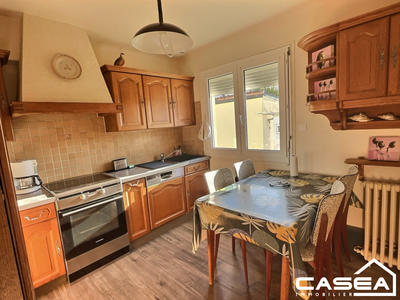 Maison traditionnelle - 82 m² - 4 pièces