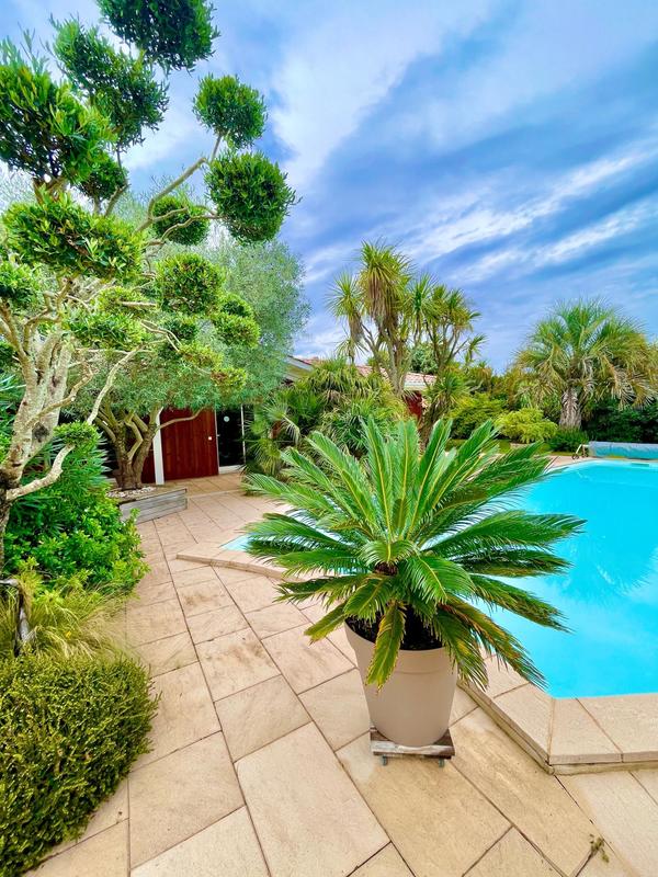 Maison - 180 m² - 6 pièces