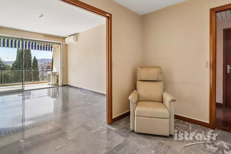 Appartement - 82 m² - 3 pièces