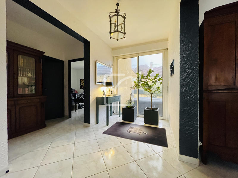 Maison - 281 m² - 9 pièces