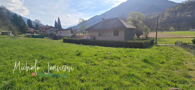 Terrain constructible - 932 m²