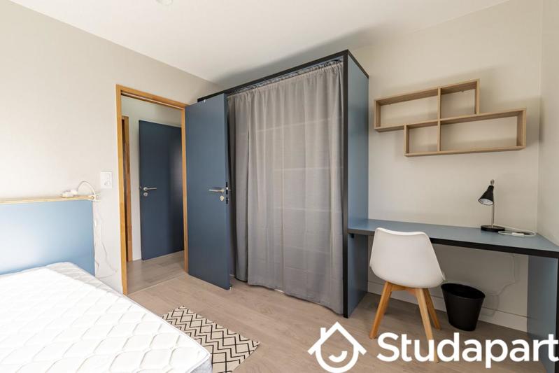 Chambre - 11 m² - 1 pièce