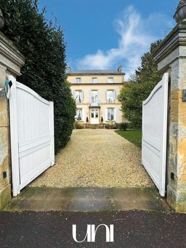 Maison - 200 m² - 8 pièces