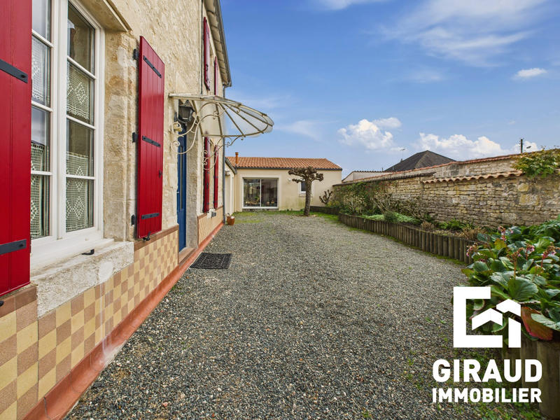 Maison ancienne - 150 m² - 6 pièces