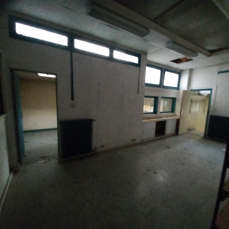 Local commercial - 451 m²