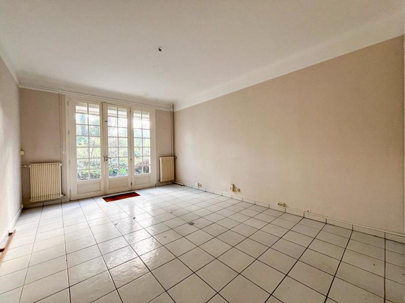 Maison - 349 m² - 15 pièces
