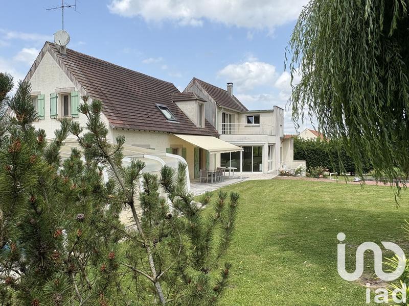 Maison - 237 m² - 10 pièces