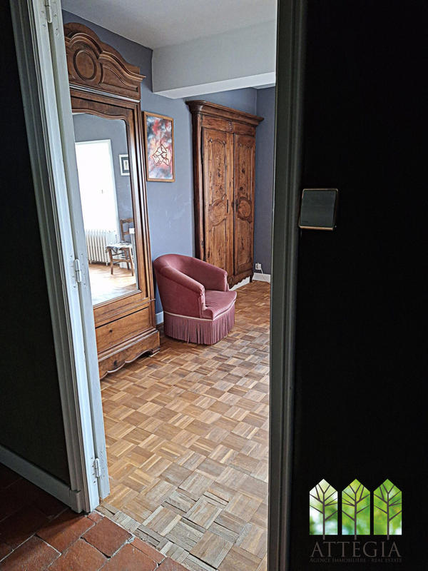 Maison - 220 m² - 7 pièces