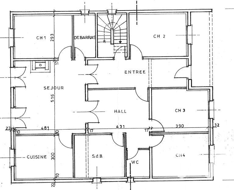 Maison - 225 m² - 9 pièces