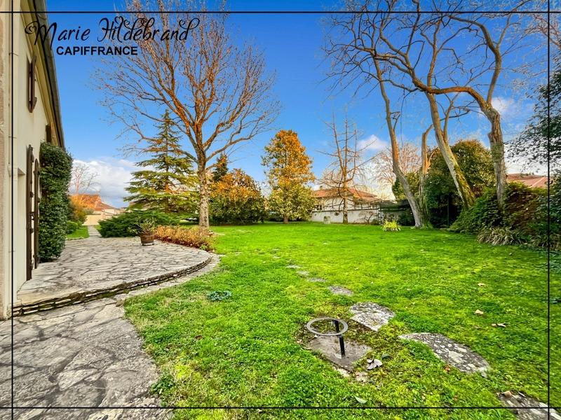 Maison - 200 m² - 6 pièces