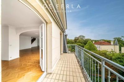 Appartement - 213 m² - 6 pièces