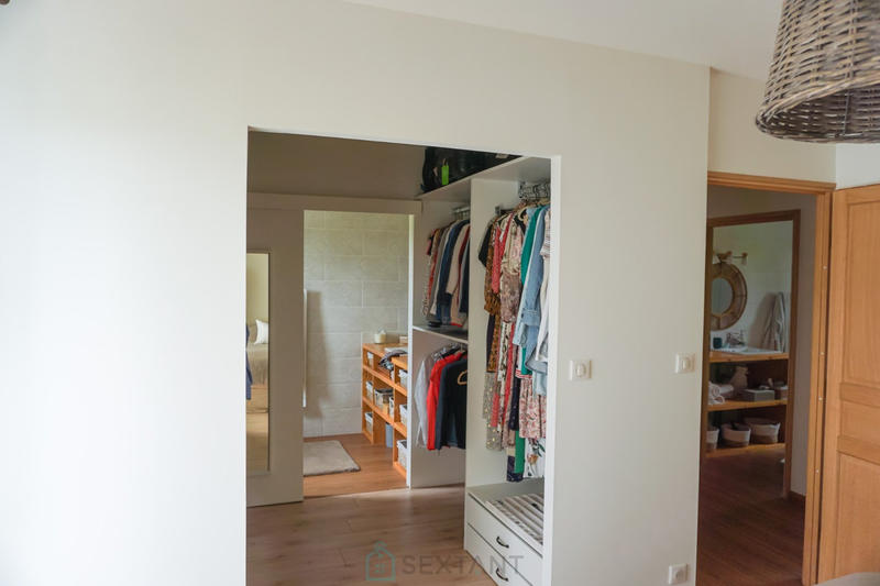 Maison - 220 m² - 6 pièces