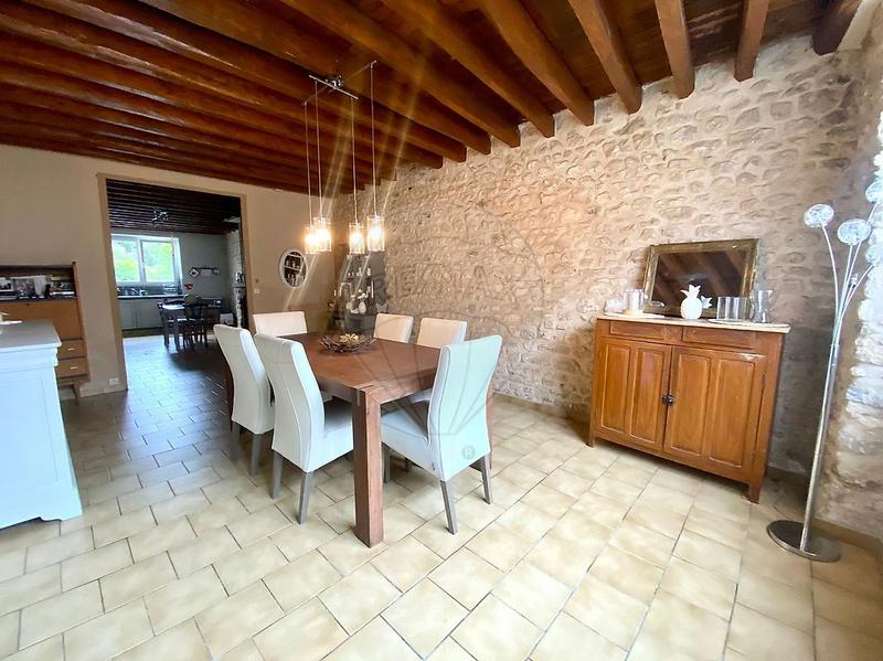 Maison - 239 m² - 7 pièces