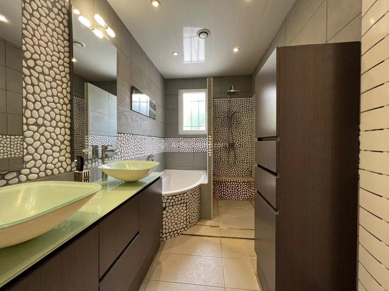 Maison - 83 m² - 4 pièces