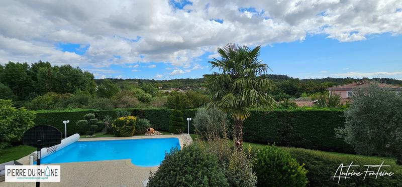 Villa - 152 m² - 6 pièces