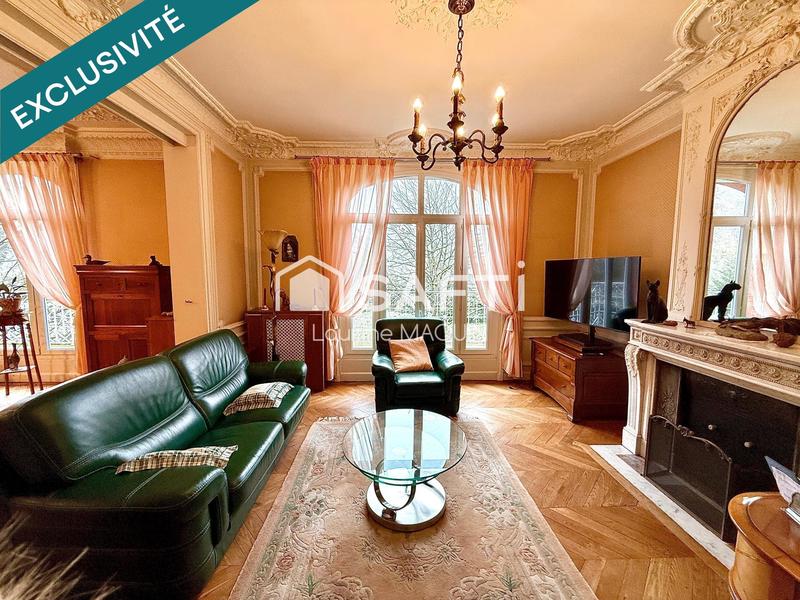 Maison - 207 m² - 8 pièces