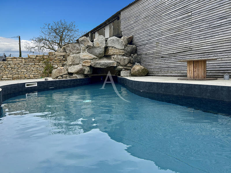 Maison - 242 m² - 5 pièces