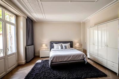 Maison - 180 m² - 8 pièces