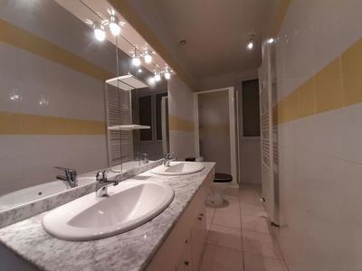 Appartement - 80 m² - 3 pièces